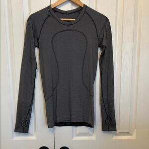 Lululemon Swiftly Tech Long Sleeve Running Shirt Size 6